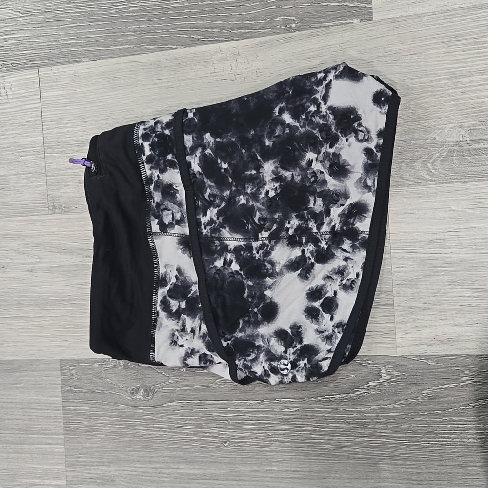 Black and white Rose lululemon speed shorts